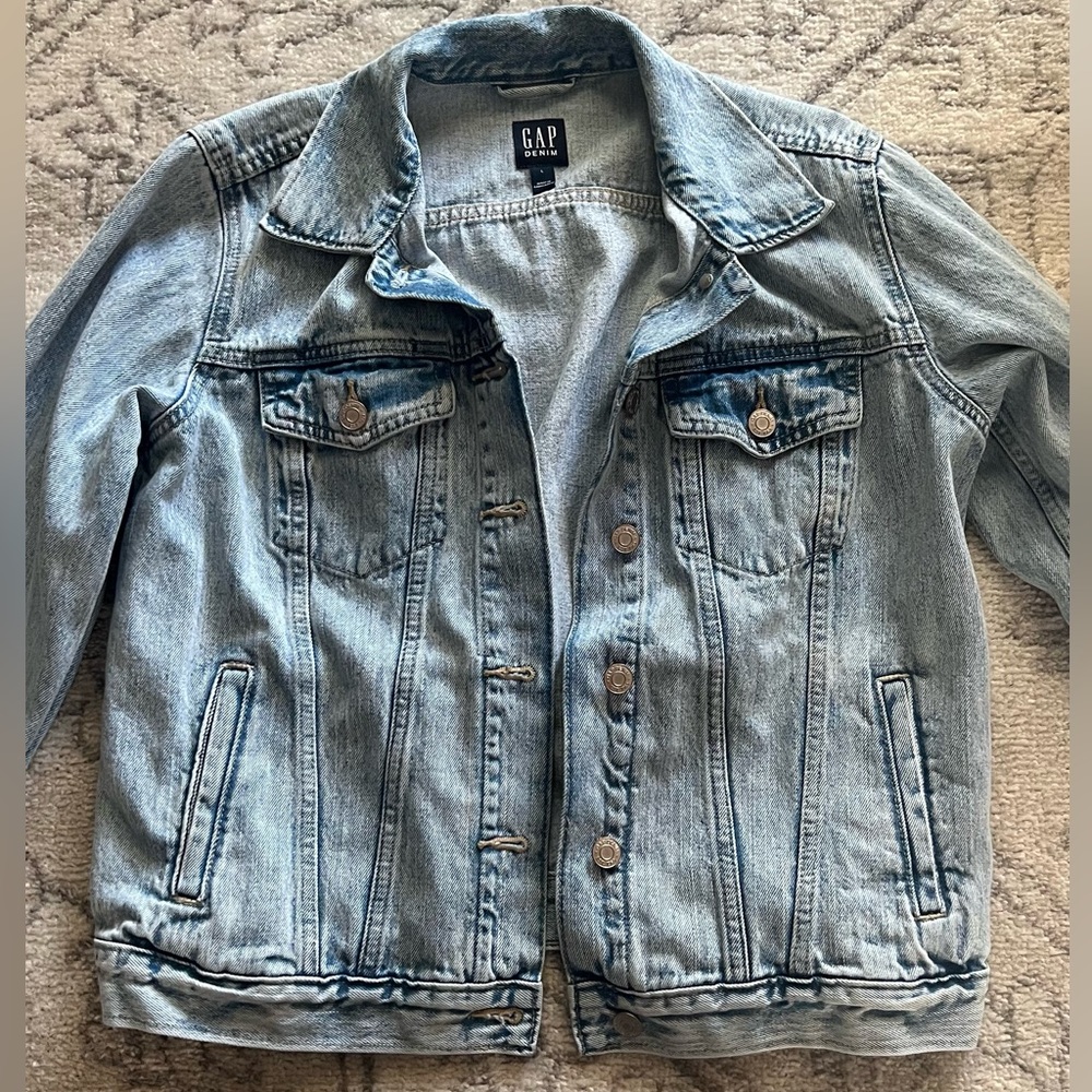 Selling this jean jacket from Gap size L.